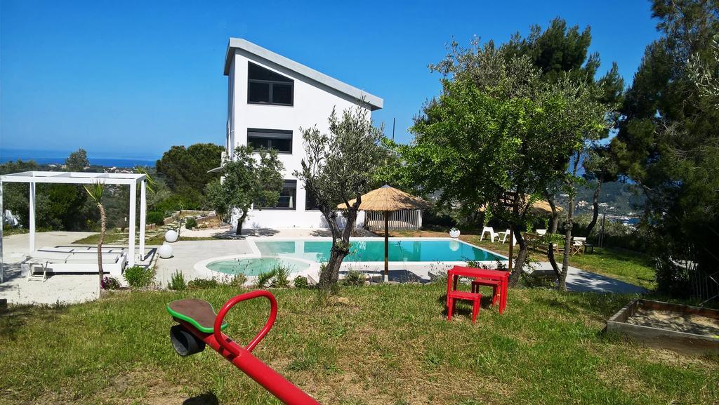 Entechnos Living Aparthotel Megali Ammos  Bagian luar foto