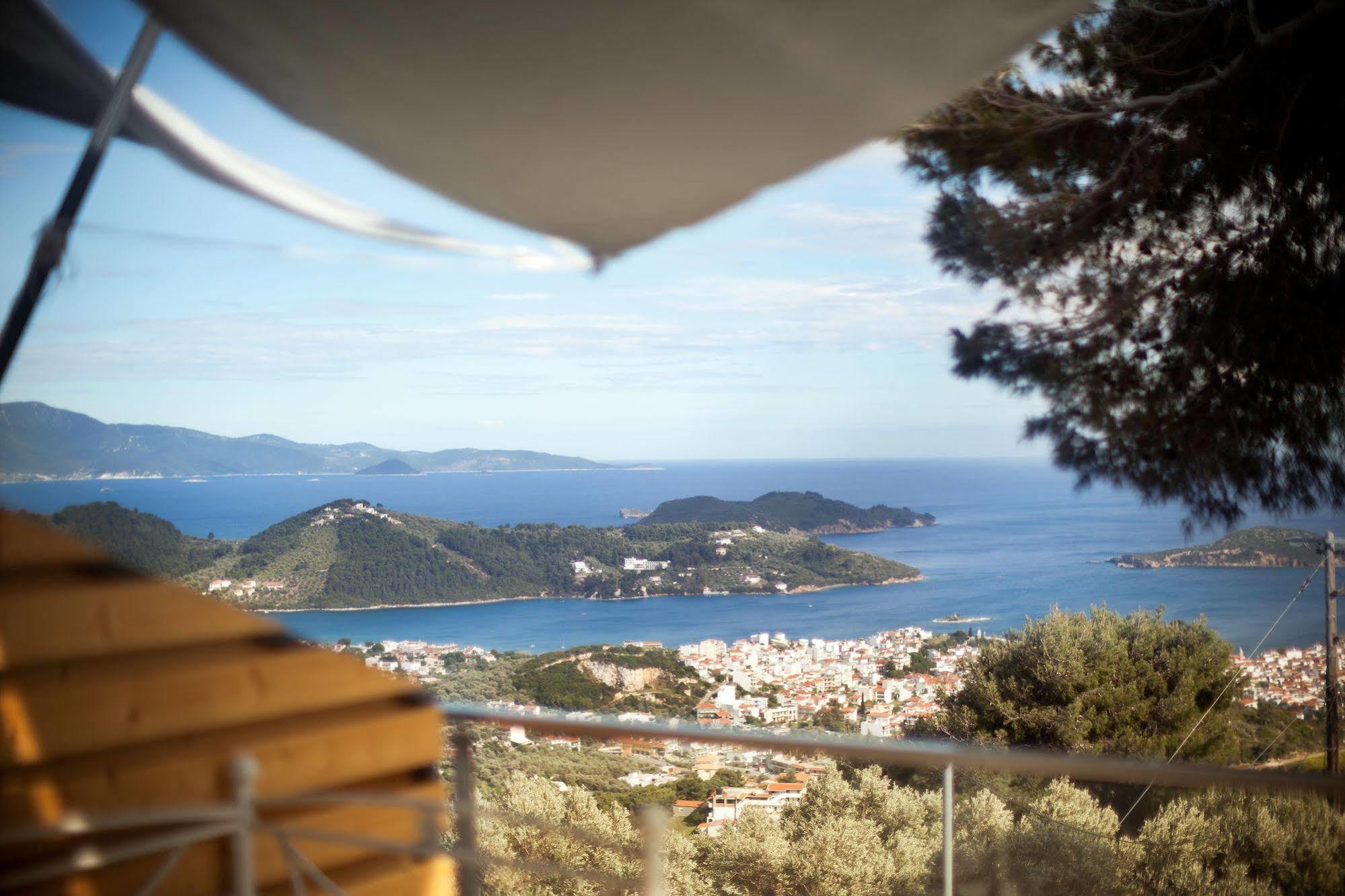 Entechnos Living Aparthotel Megali Ammos  Bagian luar foto